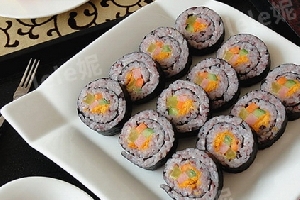 黑米寿司卷