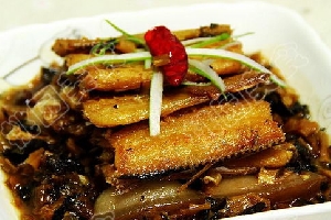 梅菜肉焖烧鳗鱼干