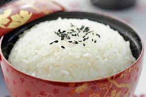 怎样用陶锅煮好一碗米
