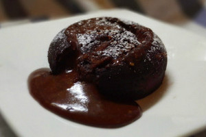 黑巧克力熔岩蛋糕